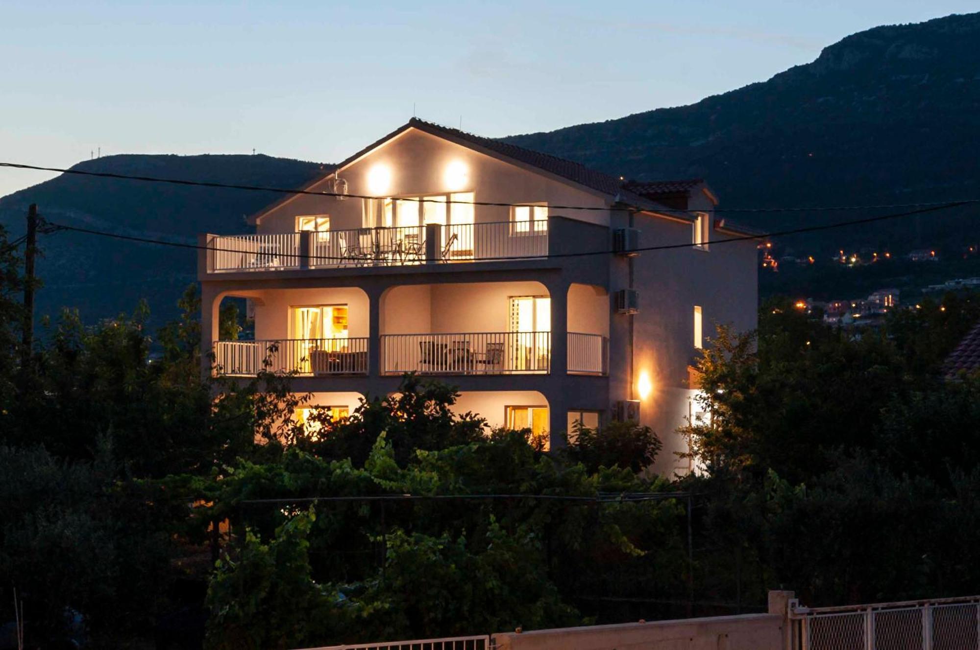 Apartment Sunshine, Sunrise, Sunset Kaštela Exteriér fotografie